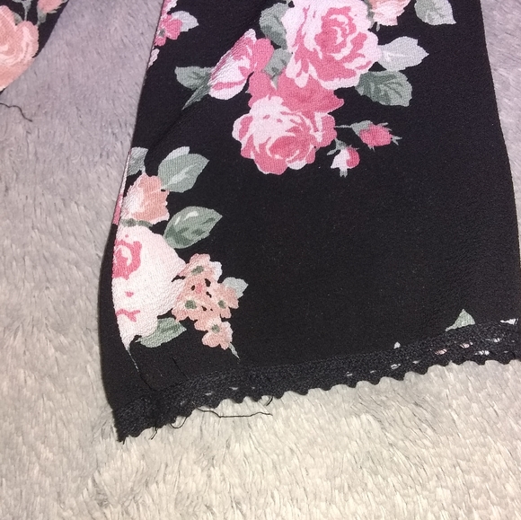 Flowered shirt/worn one time - Picture 3 of 4